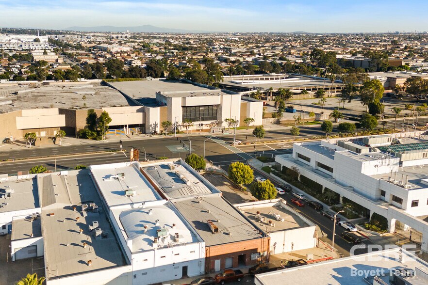 12341 Hawthorne Blvd, Hawthorne, CA à vendre - Photo du bâtiment - Image 3 de 20