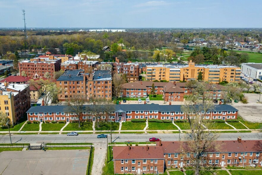 672-740 Merton, Detroit, MI à vendre - Photo du bâtiment - Image 2 de 2