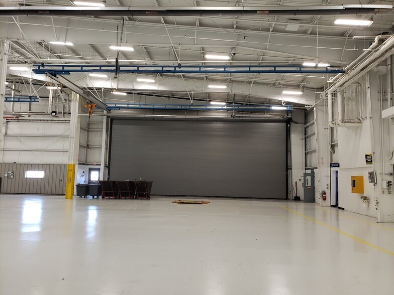 110 Stewart Huston Dr, Coatesville, PA for lease - Interior Photo - Image 3 of 17