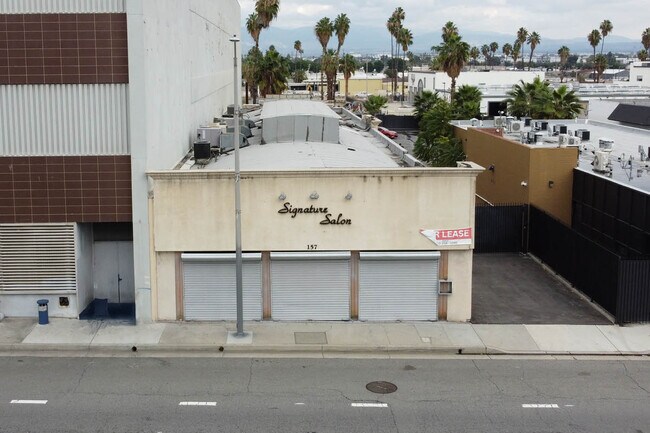 Plus de détails pour 157-159 N E St, San Bernardino, CA - Commerce de détail à vendre