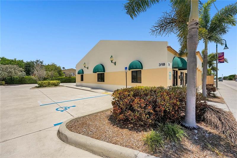 318 S Dixie Hwy, Lake Worth, FL à louer - Photo du bâtiment - Image 3 de 10