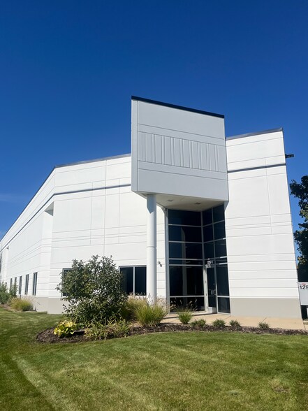 1290-1298 Ensell Rd, Lake Zurich, IL à louer - Photo du bâtiment - Image 1 de 4