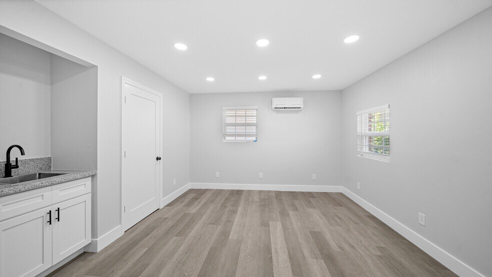 2209 Highway 3, Dickinson, TX à vendre - Photo intérieure - Image 3 de 32