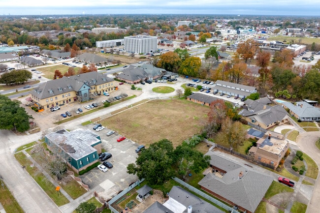 Plus de détails pour 3837 Plaza Tower Dr, Baton Rouge, LA - Terrain aux enchères