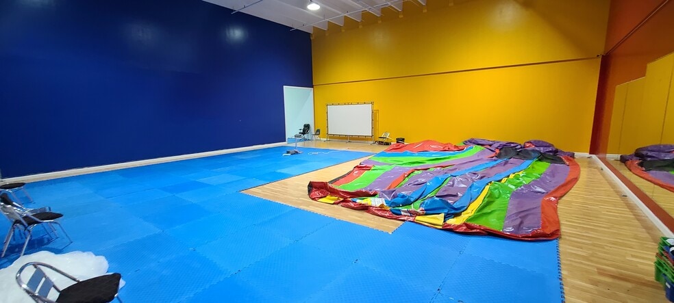 310 N 21st St, Purcellville, VA for lease - Building Photo - Image 2 of 30