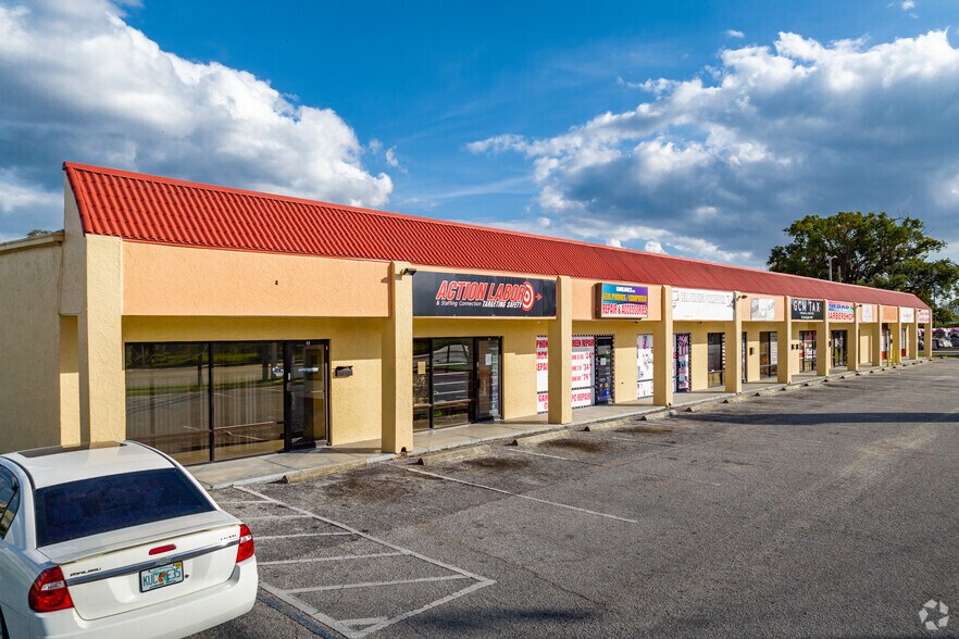 12811 Nebraska Ave N, Tampa, FL à louer - Photo du bâtiment - Image 3 de 6