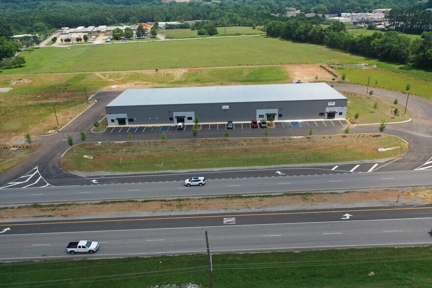 5150 Memorial Pky NW, Huntsville, AL à louer - Photo du bâtiment - Image 3 de 9