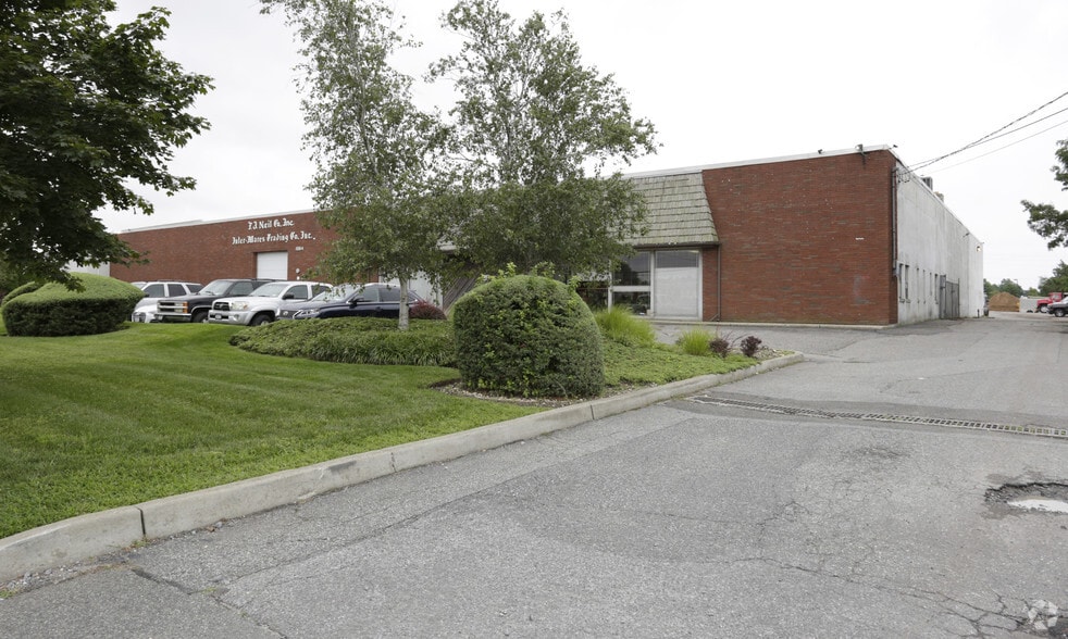 1064 Route 109, Lindenhurst, NY for lease - Building Photo - Image 2 of 24