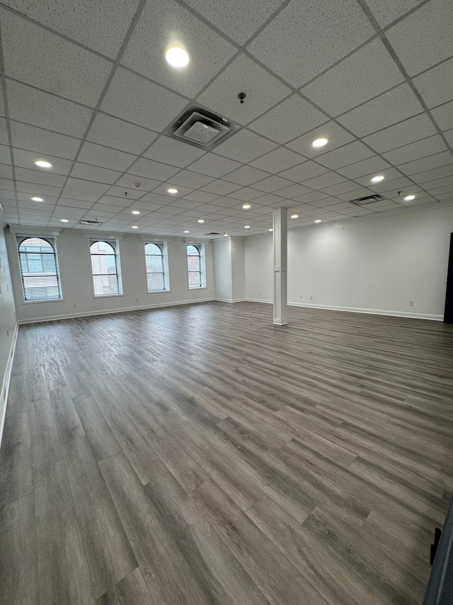 135 E Main St, Rock Hill, SC à louer Photo intérieure- Image 1 de 4