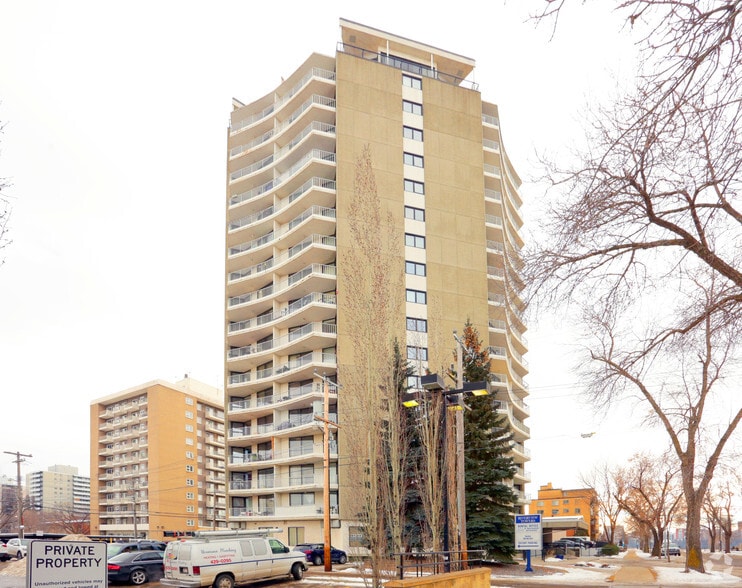 10045 117th St NW, Edmonton, AB for sale - Building Photo - Image 3 of 4