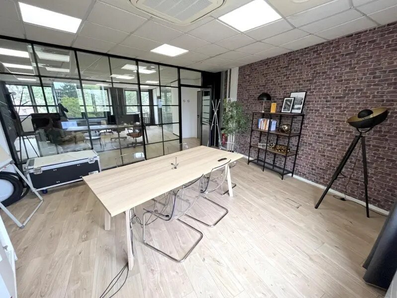 Bureau dans Saint-Germain-en-Laye à louer Photo intérieure- Image 1 de 6