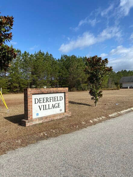 127 Magnolia Cir, Hardeeville, SC à vendre - Photo du bâtiment - Image 2 de 56