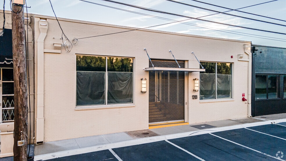 1209 Slocum St, Dallas, TX à vendre - Photo du bâtiment - Image 2 de 2