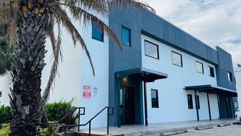 730 S Atlantic Ave, Ormond Beach, FL à louer - Photo du bâtiment - Image 2 de 15