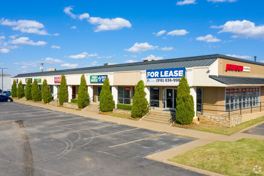 4343 S Memorial Dr, Tulsa, OK à louer - Photo du bâtiment - Image 1 de 15
