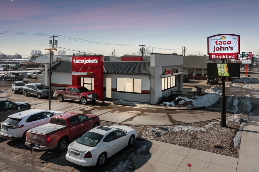 801 Dakota Ave, Wahpeton, ND for sale - Primary Photo - Image 1 of 2