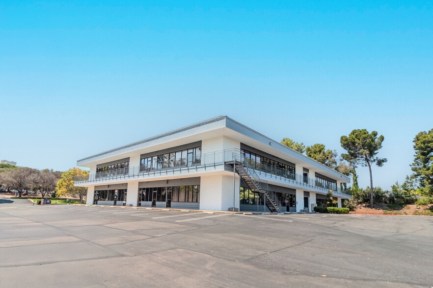 161 Thunder Dr, Vista, CA for lease - Building Photo - Image 3 of 5