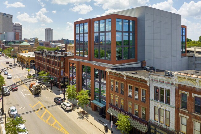 Plus de détails pour 629 N High St, Columbus, OH - Bureau à louer