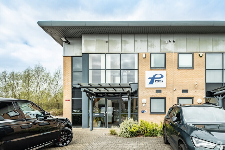 Hurricane Ct, Liverpool for lease - Building Photo - Image 3 of 6