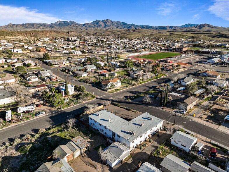 301 Copper St, Kingman, AZ à vendre - Photo du bâtiment - Image 2 de 9