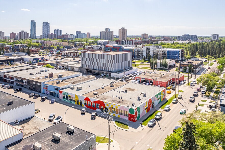 10580 115th St NW, Edmonton, AB à vendre - Aérien - Image 3 de 3