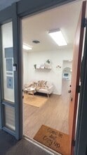 266 Mobil Ave, Camarillo, CA for lease - Commercial Listing Video