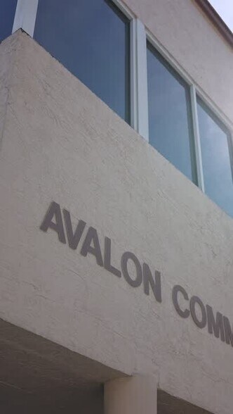 10484-10500 NW 50th St, Sunrise, FL à louer - Vidéo sur l’inscription commerciale - Image 2 de 10