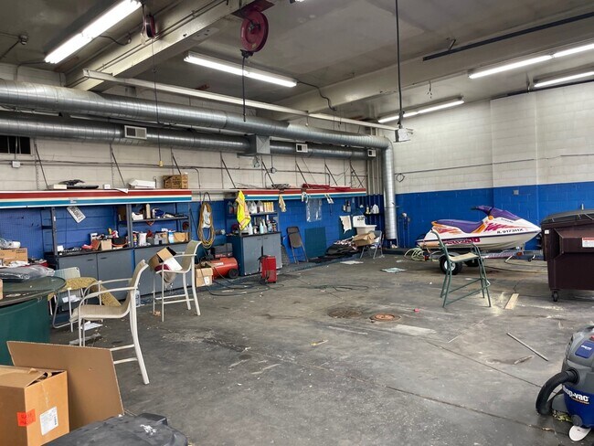 More details for 5818 N 2nd St, Loves Park, IL - Retail for Sale