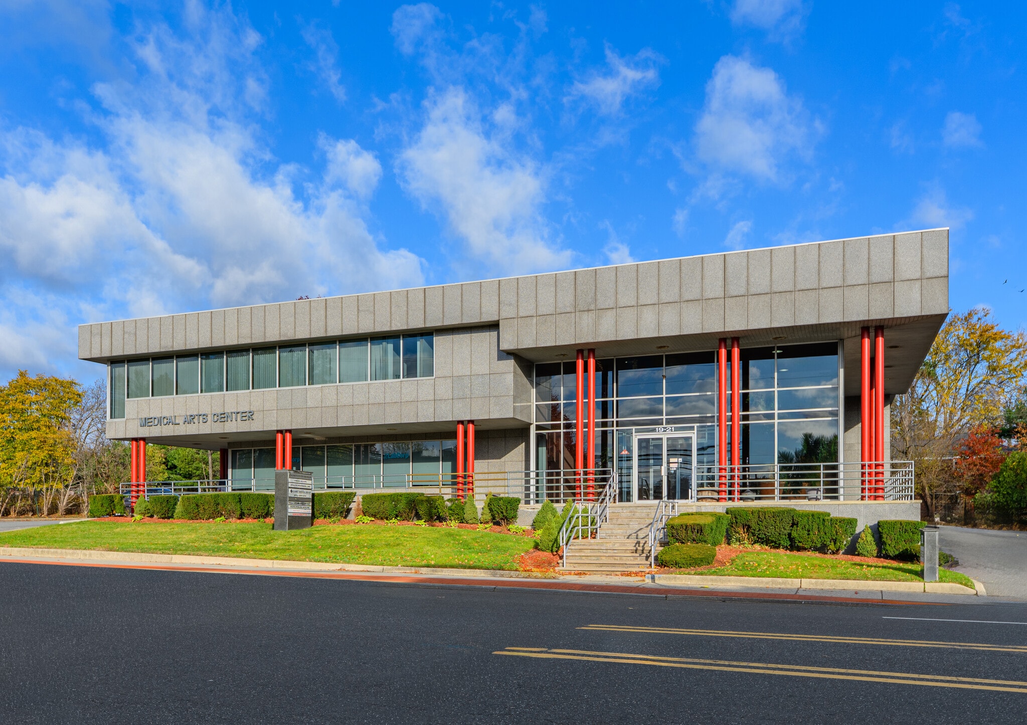 19-21 Fair Lawn Ave, Fair Lawn, NJ for lease Primary Photo- Image 1 of 7