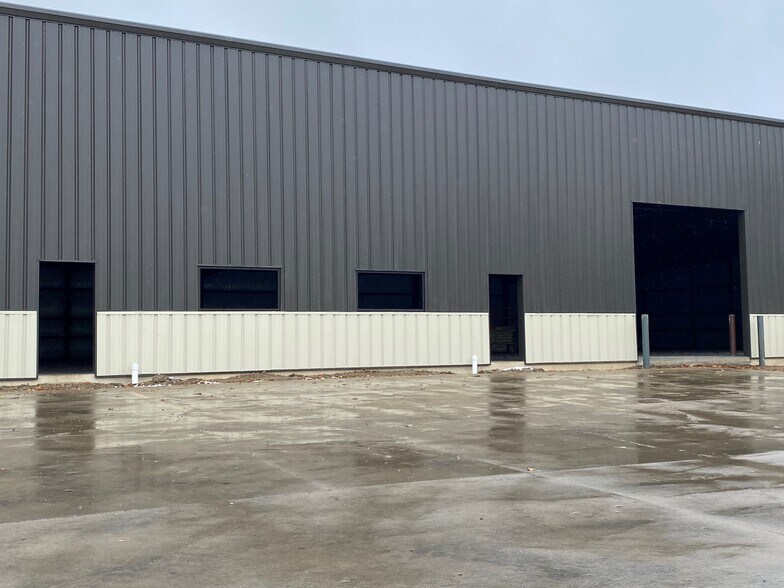 4130-4136 Fourier Dr, Fort Wayne, IN for lease - Building Photo - Image 1 of 6