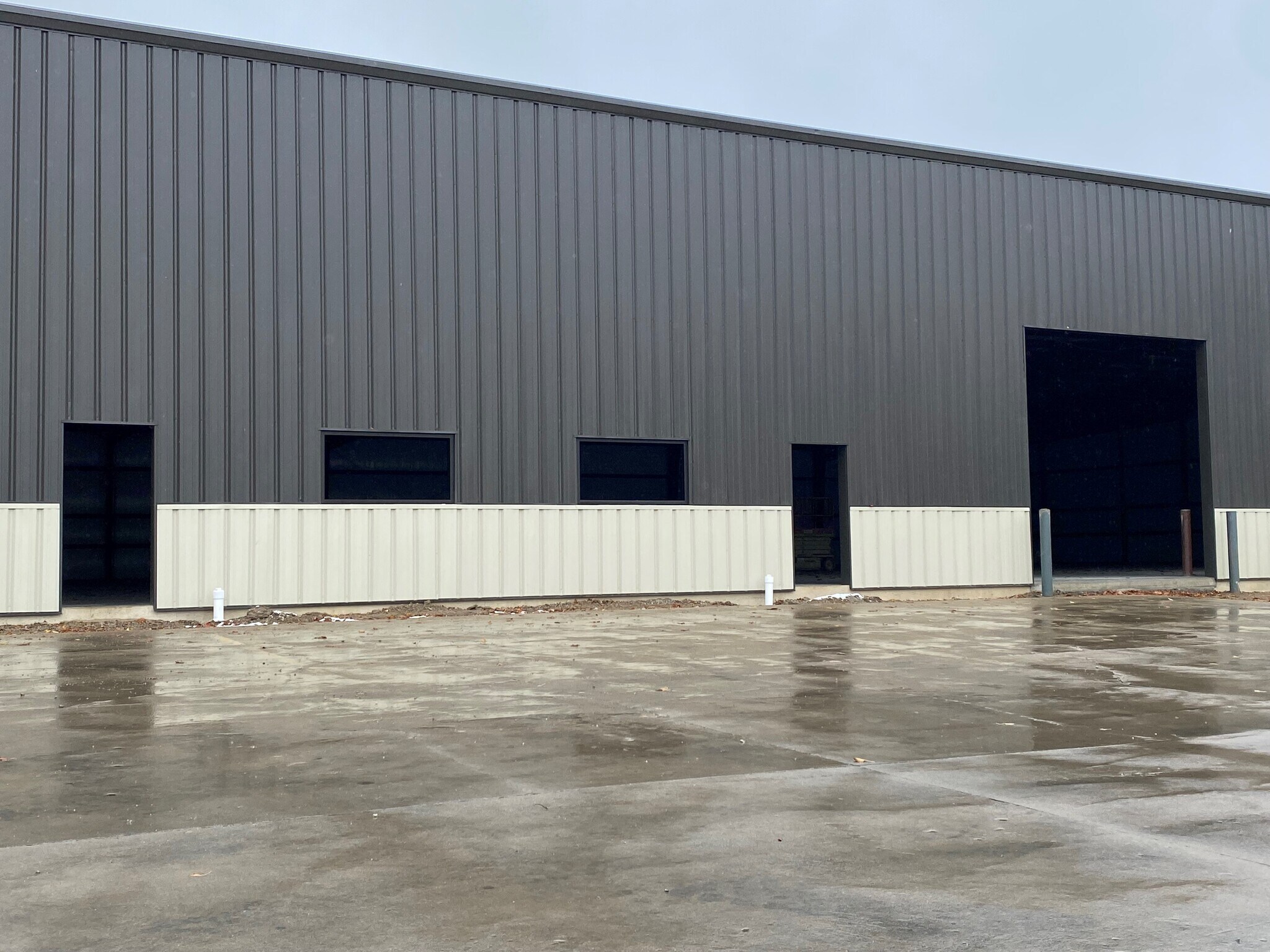 4130-4136 Fourier Dr, Fort Wayne, IN à louer Photo du bâtiment- Image 1 de 7