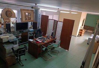 Plus de détails pour Multi-résidentiel à vendre