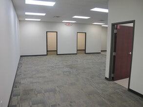 909 E Montclair St, Springfield, MO à louer Photo du bâtiment- Image 2 de 4