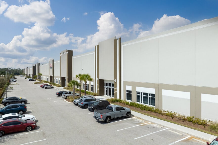 16260 Airport Park Dr, Fort Myers, FL for lease - Building Photo - Image 3 of 13