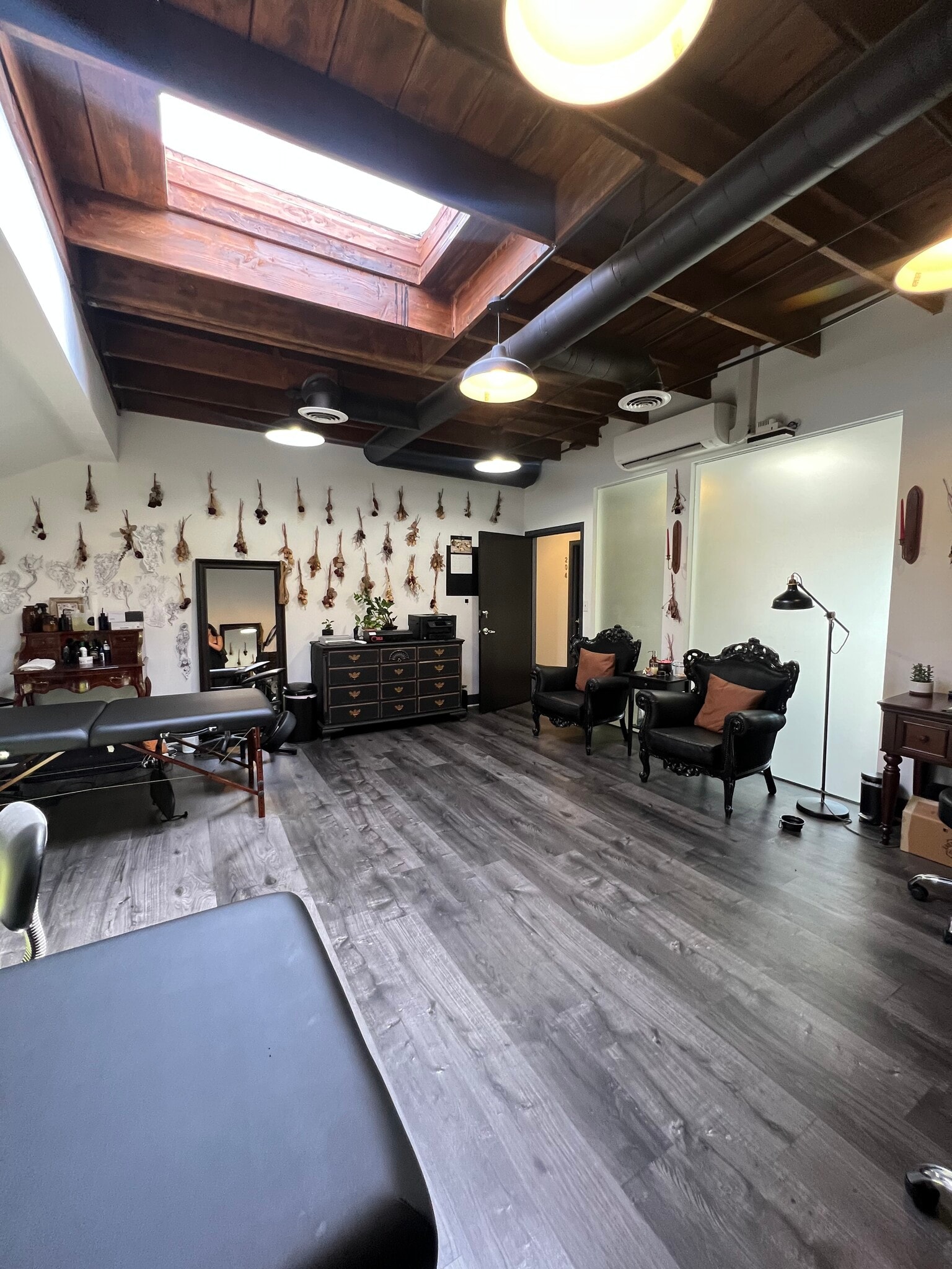 7164-7168 Melrose Ave, Los Angeles, CA for lease Interior Photo- Image 1 of 2