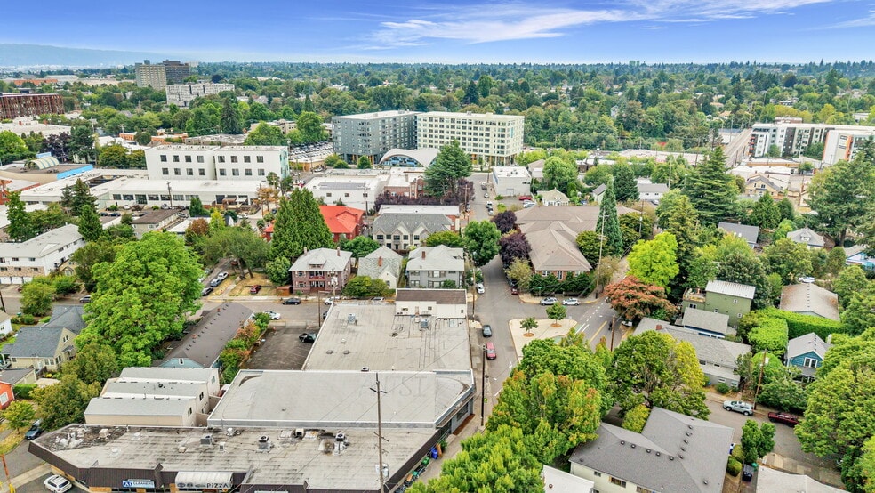 607 NE Randall Ave, Portland, OR for sale - Building Photo - Image 3 of 14