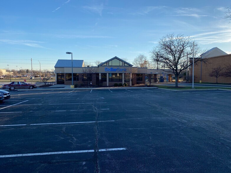 25999 Lorain Rd, North Olmsted, OH for lease - Primary Photo - Image 2 of 3