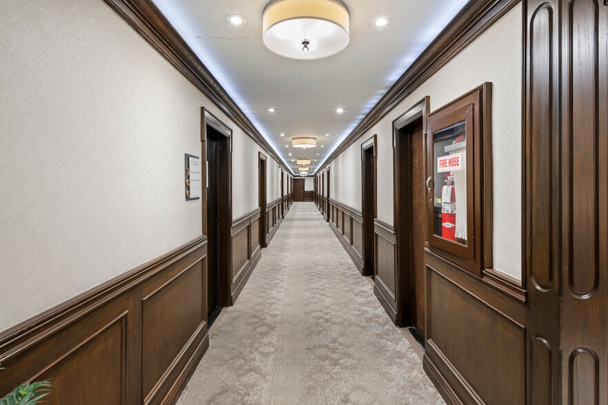 436 N Roxbury Dr, Beverly Hills, CA à louer - Photo intérieure - Image 3 de 6