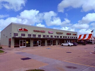 More details for 210 E Parkwood Ave, Friendswood, TX - Retail for Lease