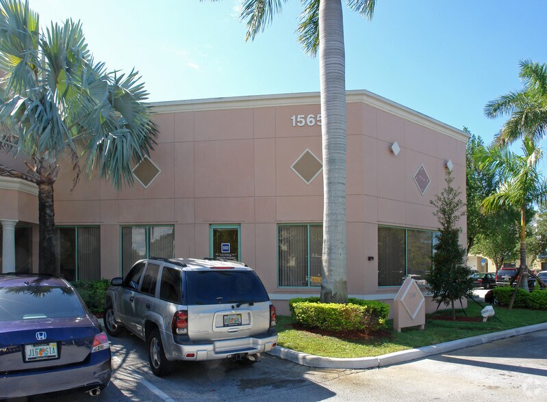 1565 N Park Dr, Weston, FL à vendre - Photo du bâtiment - Image 3 de 14