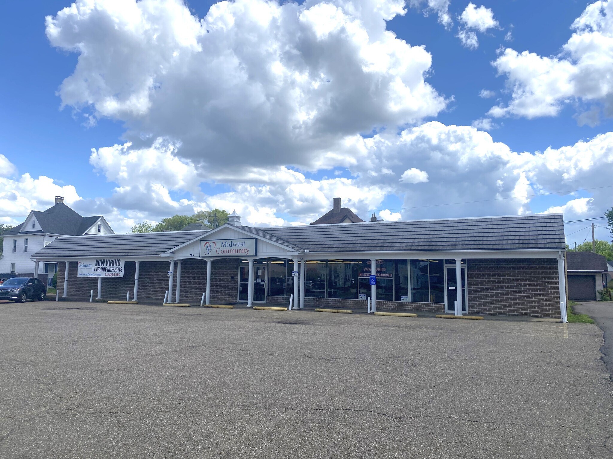 725 W Main Ave W, Massillon, OH à louer Photo principale- Image 1 de 3