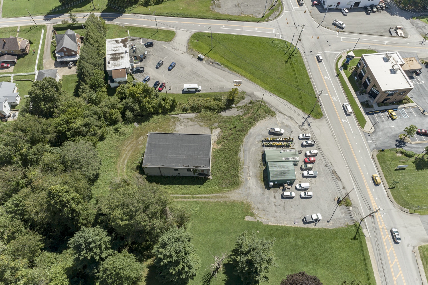 333 E Main St, Kingwood, WV à louer Photo du bâtiment- Image 1 de 4