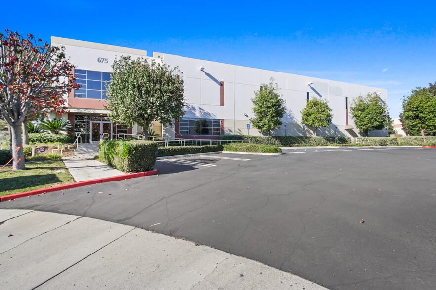 675 Endeavor Cir, Brea, CA for lease - Building Photo - Image 2 of 21