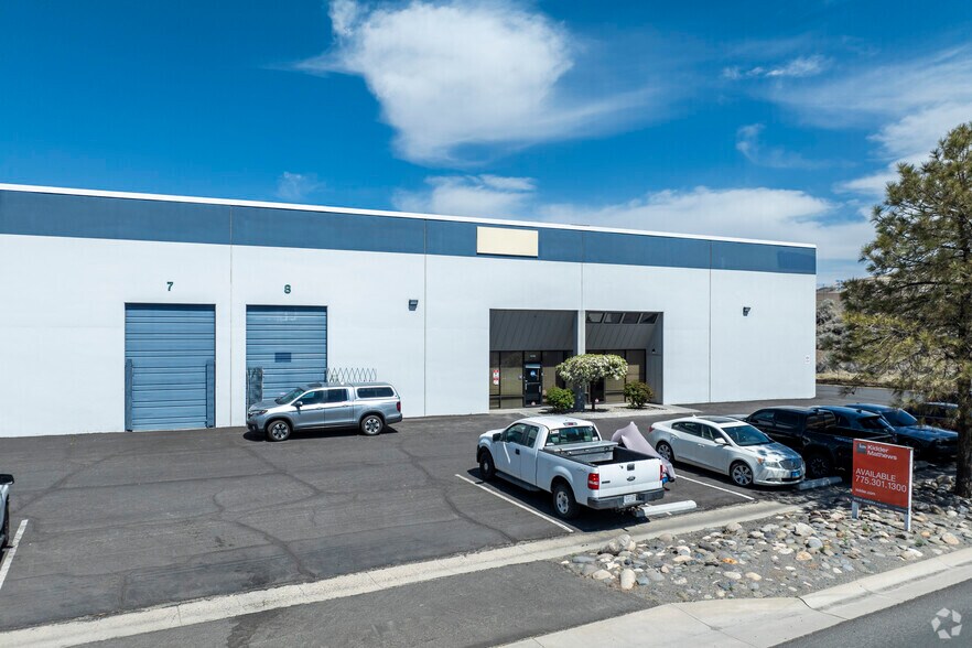 1480-1498 Kleppe Ln, Sparks, NV à louer - Photo du bâtiment - Image 3 de 6