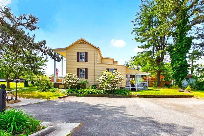Plus de détails pour 605 Mineral Ave, Mineral, VA - Commerce de détail à vendre