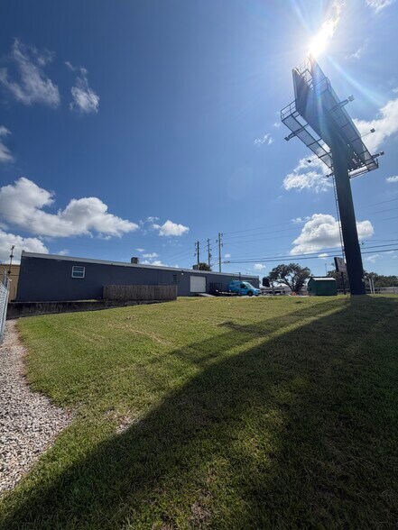 31515 U.S. Highway 19 N, Palm Harbor, FL à louer - Photo du bâtiment - Image 2 de 15