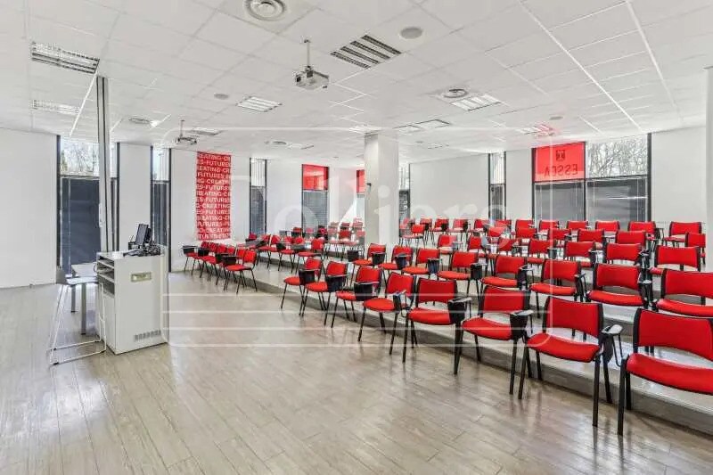 Office in Aix-en-Provence for lease Interior Photo- Image 1 of 5