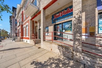 4415 Park Ave, Union City, NJ à louer Photo intérieure- Image 1 de 19