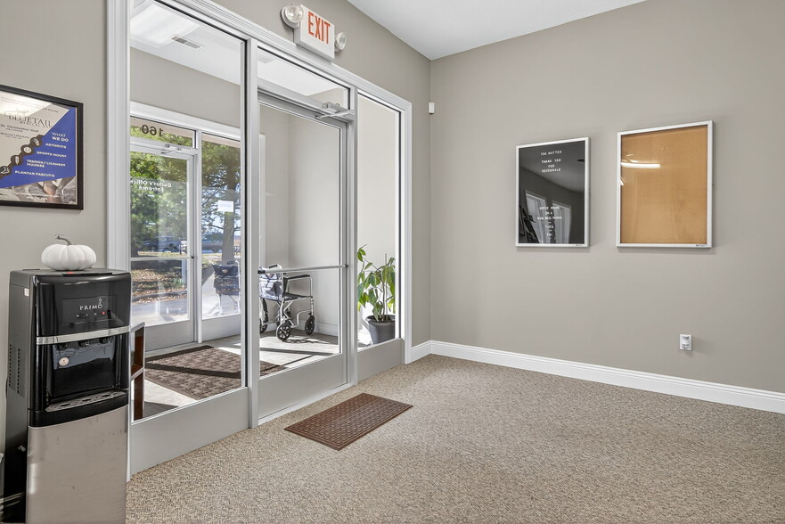 160 Westmount Dr, Farmington, MO for sale - Building Photo - Image 3 of 31