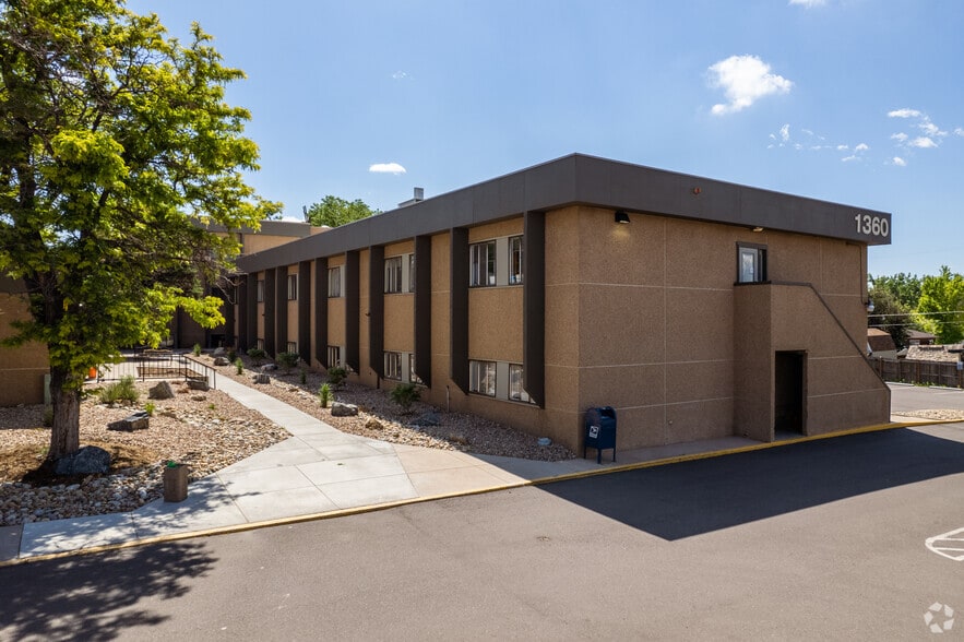 1360 S Wadsworth Blvd, Lakewood, CO à louer - Photo du bâtiment - Image 3 de 15